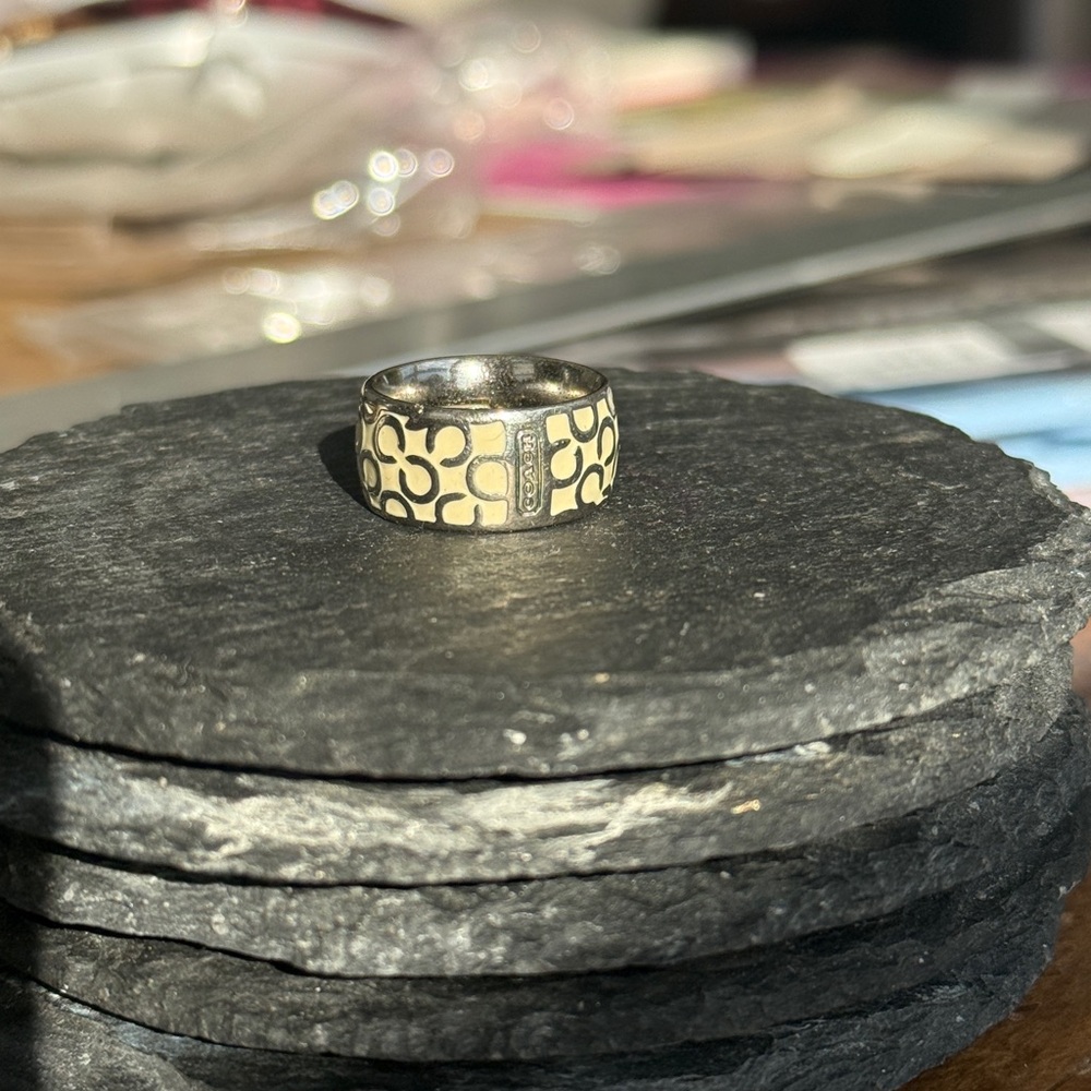Vintage Coach Silver and White Ring - Picture 4 of 8